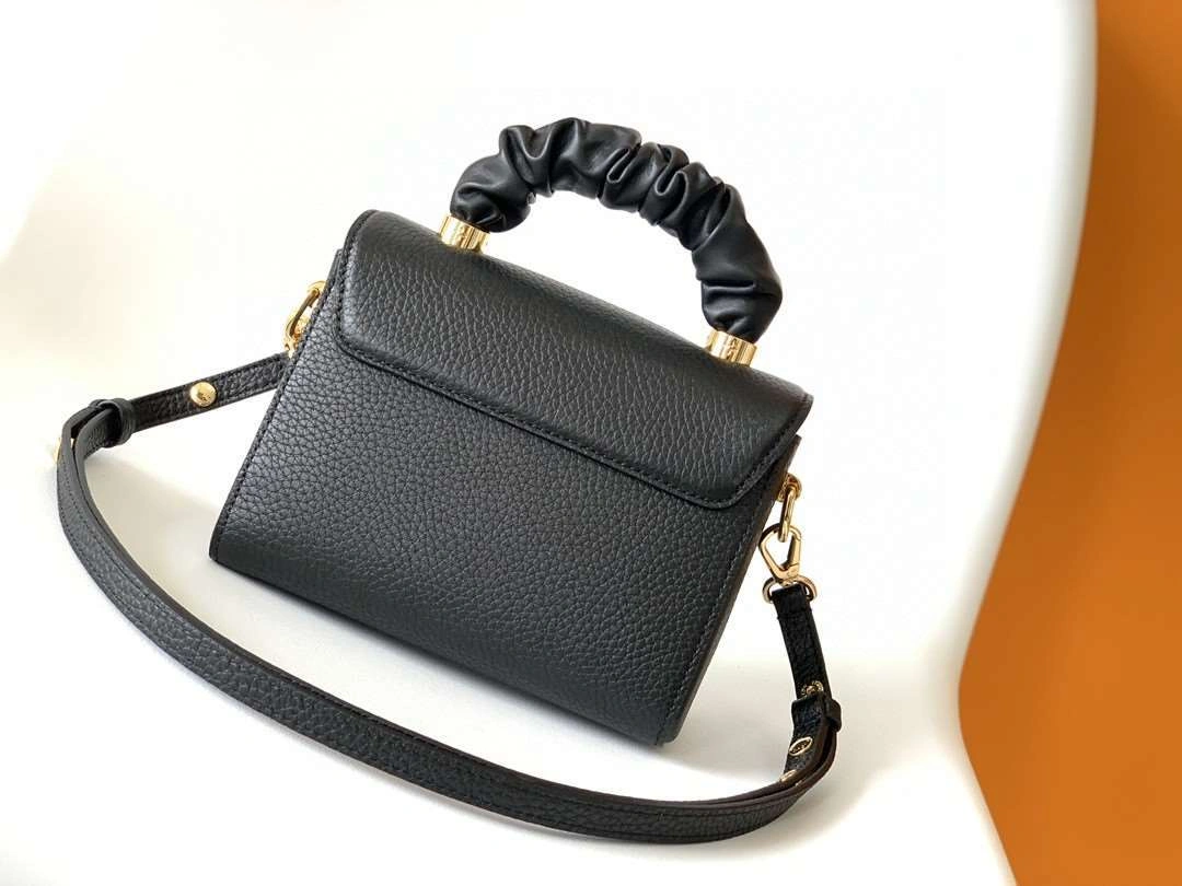 *MOMO- Calfskin M58688 item : A-B00G3154