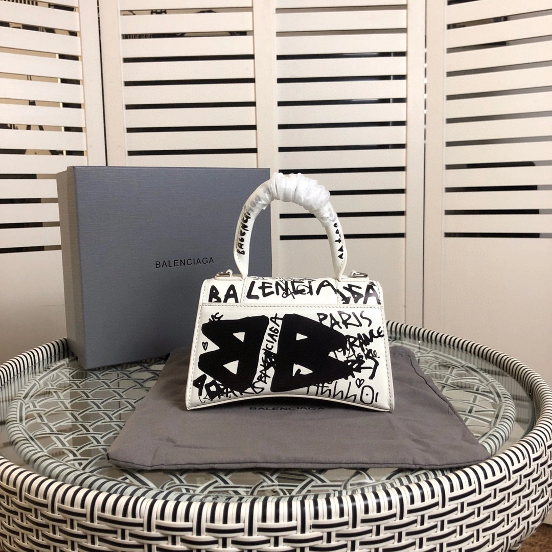 MOMO--Calfskin high quality version item : 063B86K2644-2