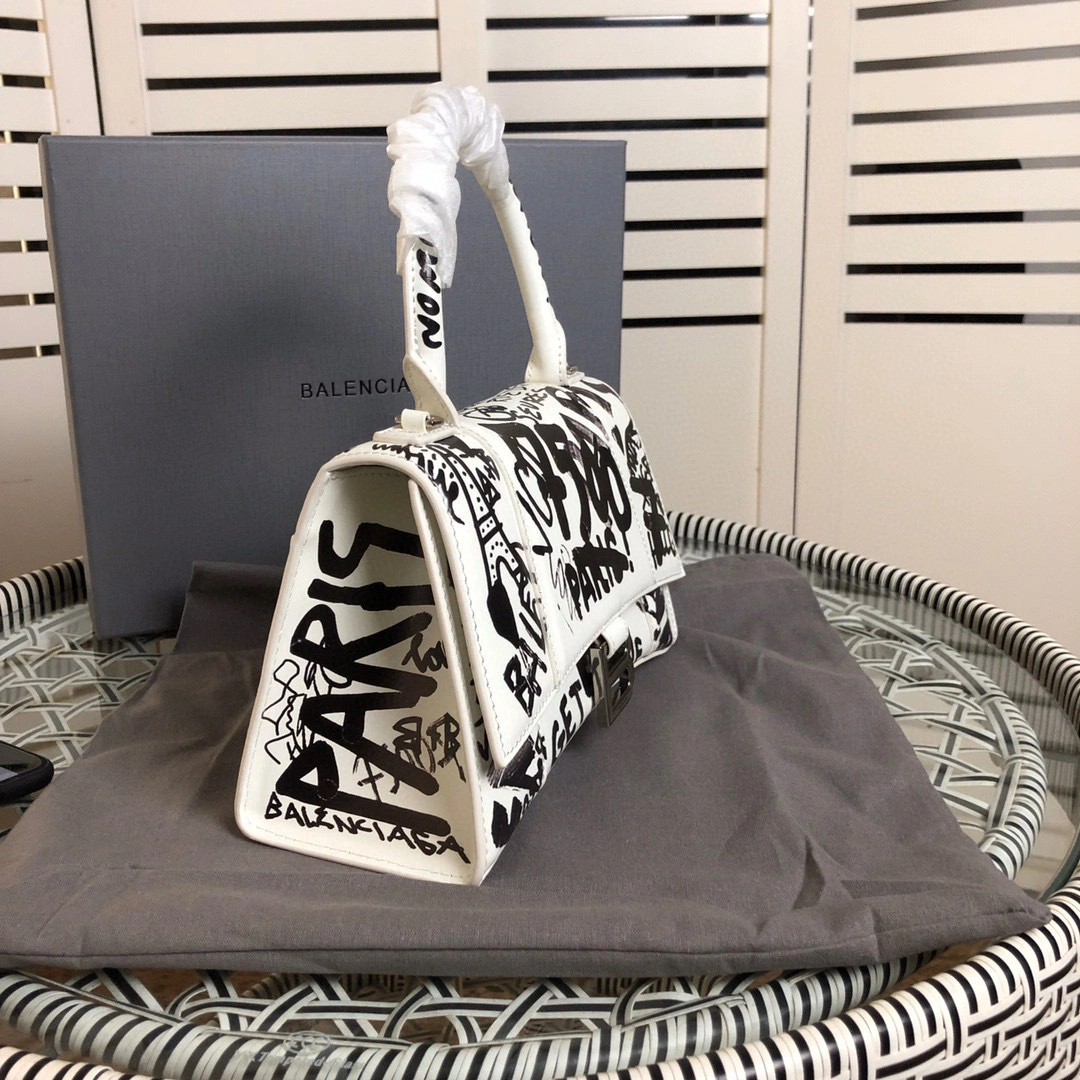 MOMO--Calfskin high quality version item : 063B92K2643-2