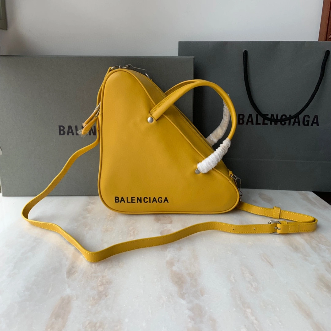 MOMO--Calfskin high quality version item : 202B85K2645-4