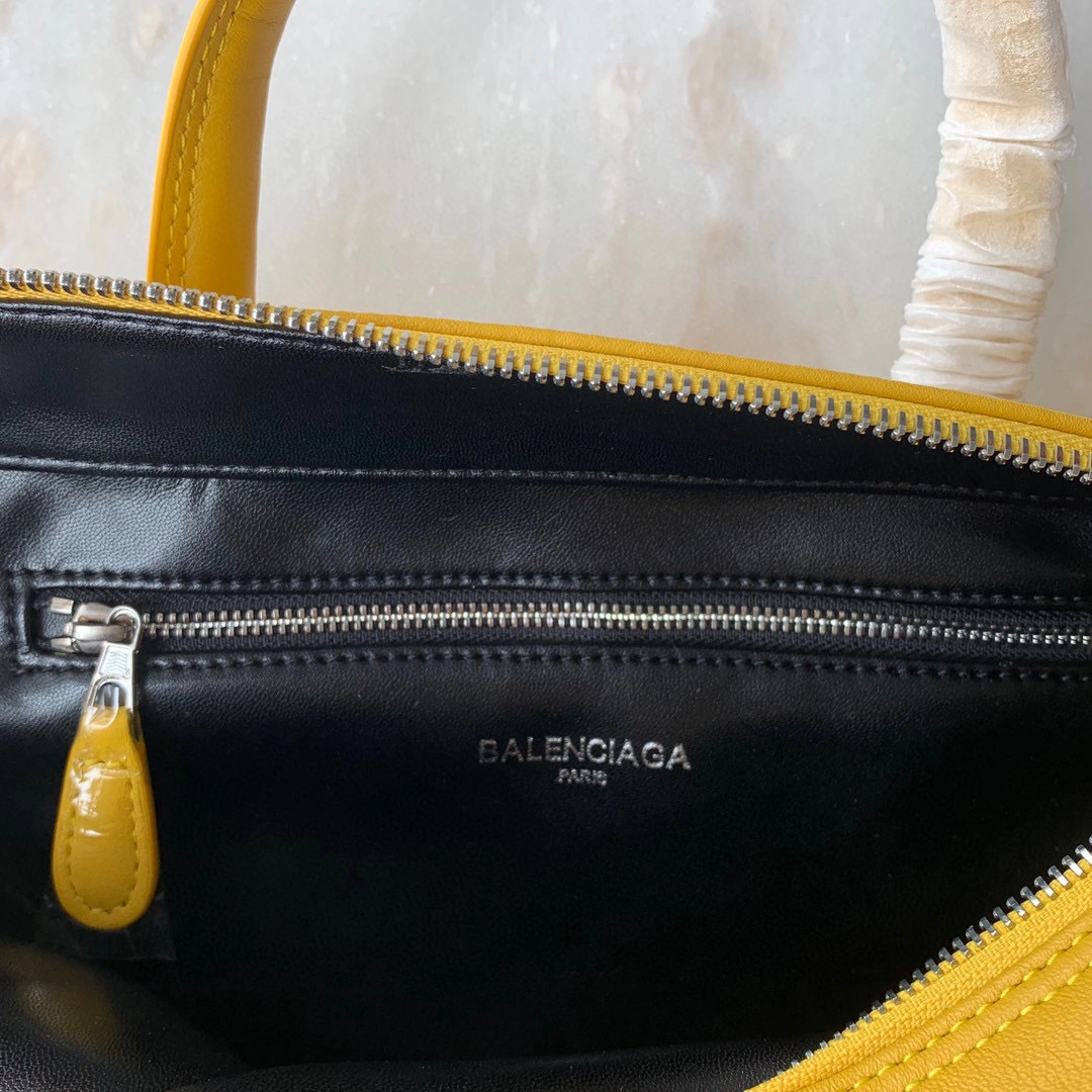 MOMO--Calfskin high quality version item : 202B85K2645-4