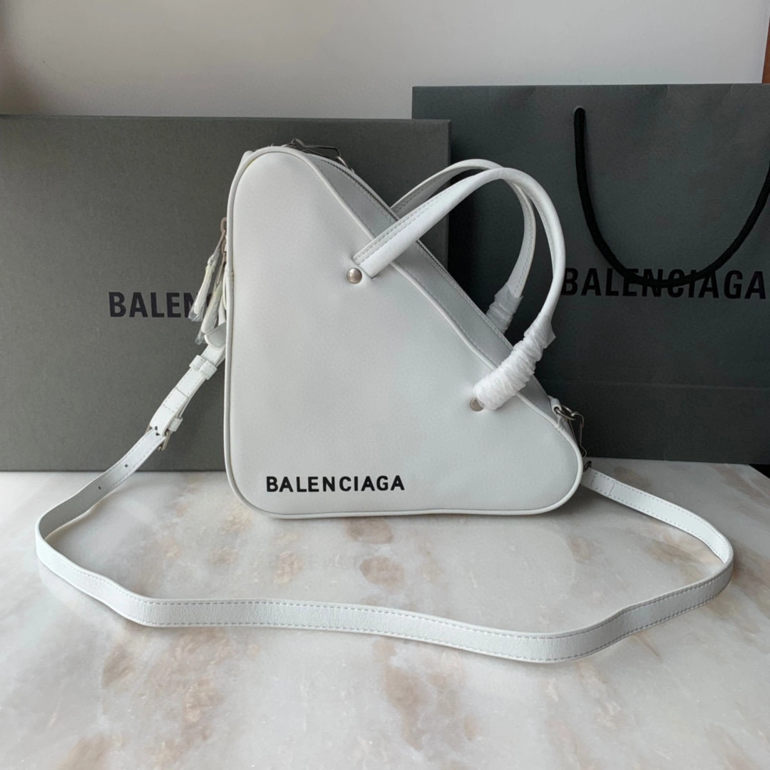 MOMO--Calfskin high quality version item : 202B85K2645-4