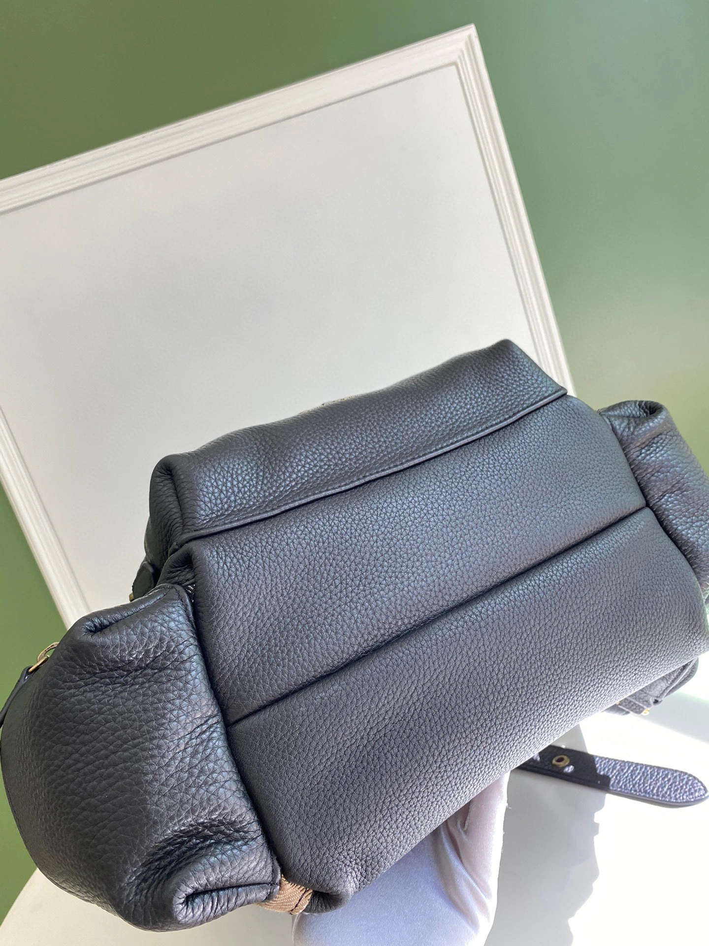 MOMO- Calfskin item : A-B278L0212