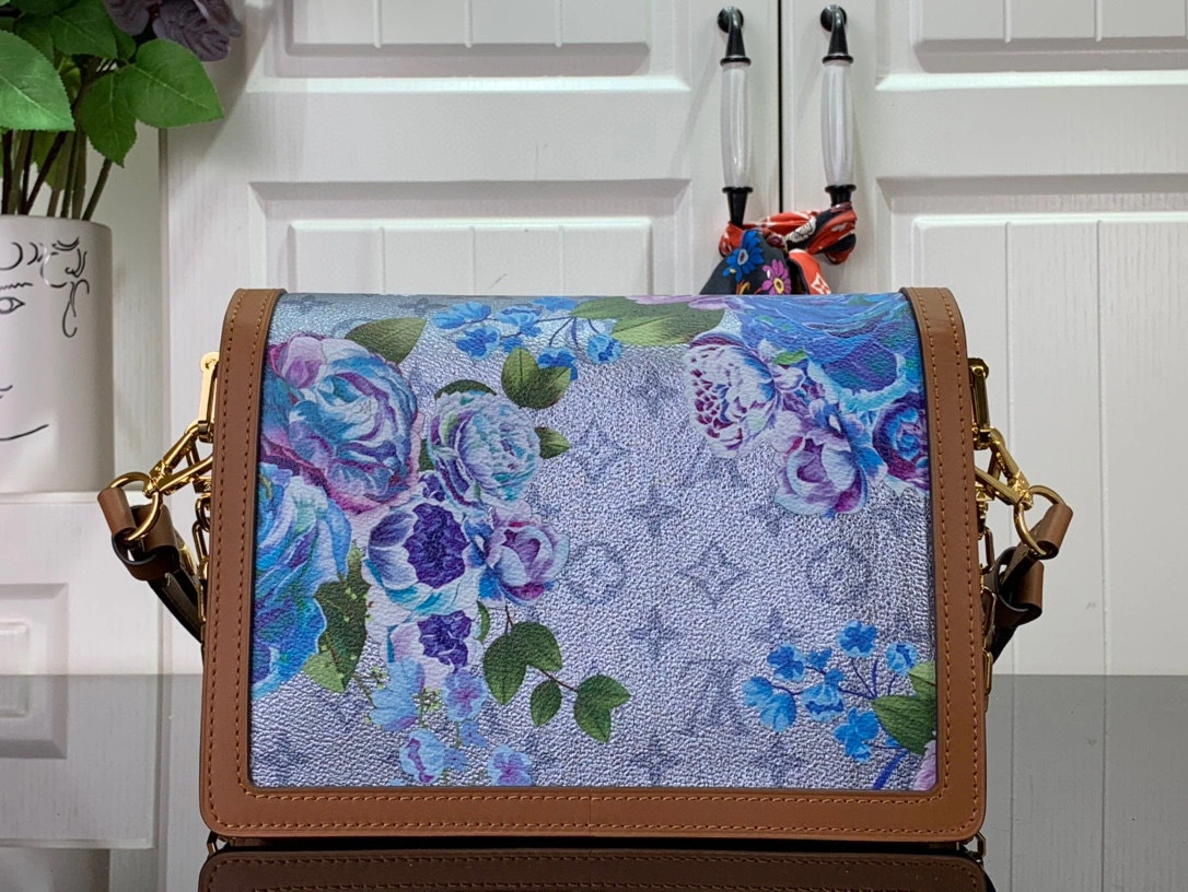 MOMO- DAUPHINE m21266 item:B-B063J1316