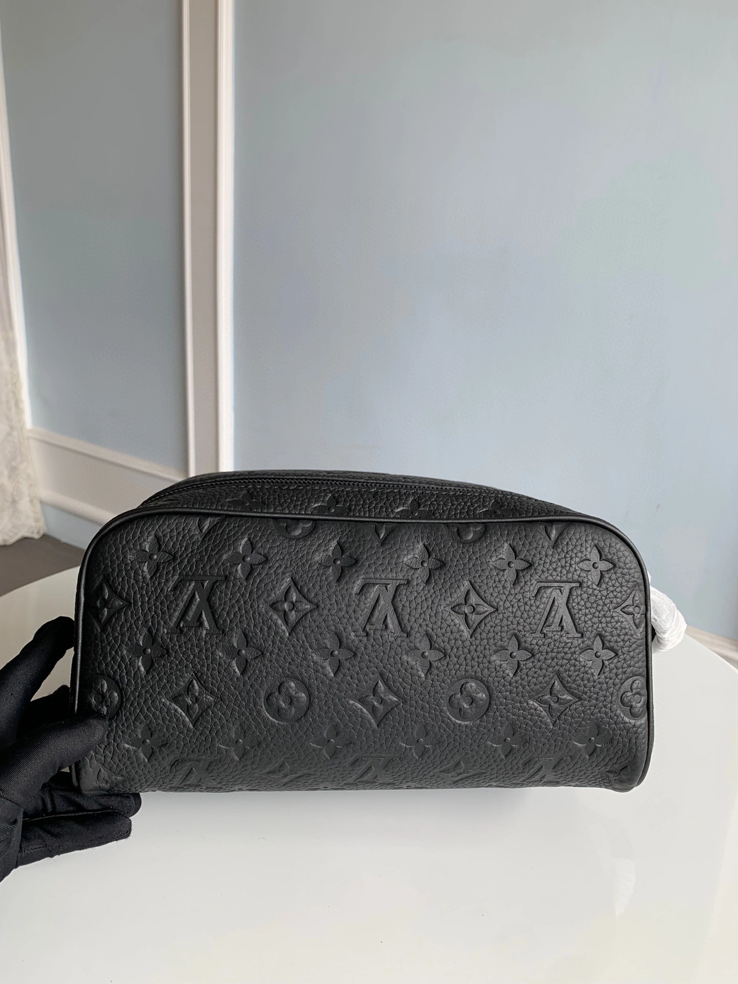 MOMO- Dopp Kit M59478 item : B-B00E6474T