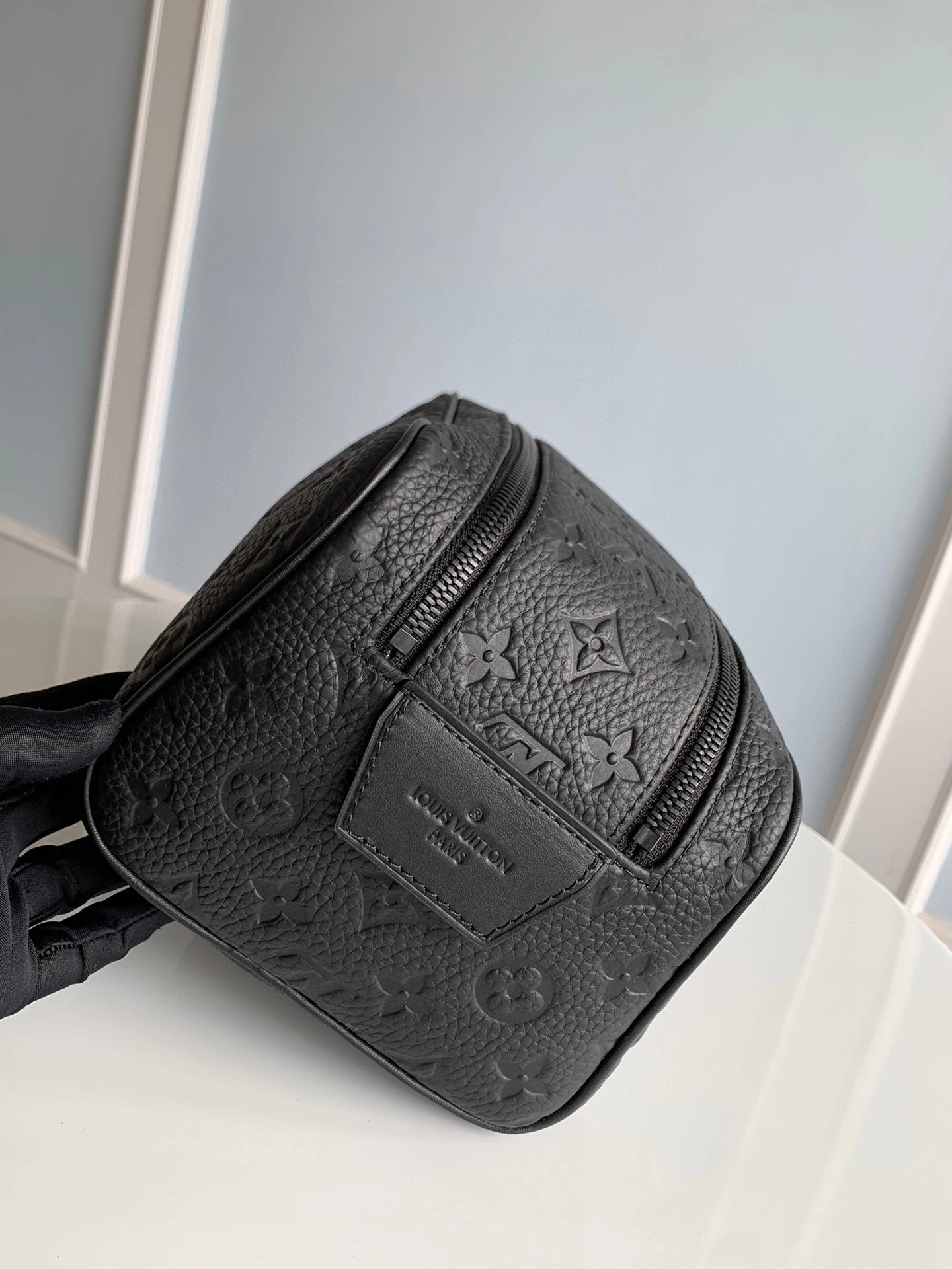MOMO- Dopp Kit M59478 item : B-B00E6474T