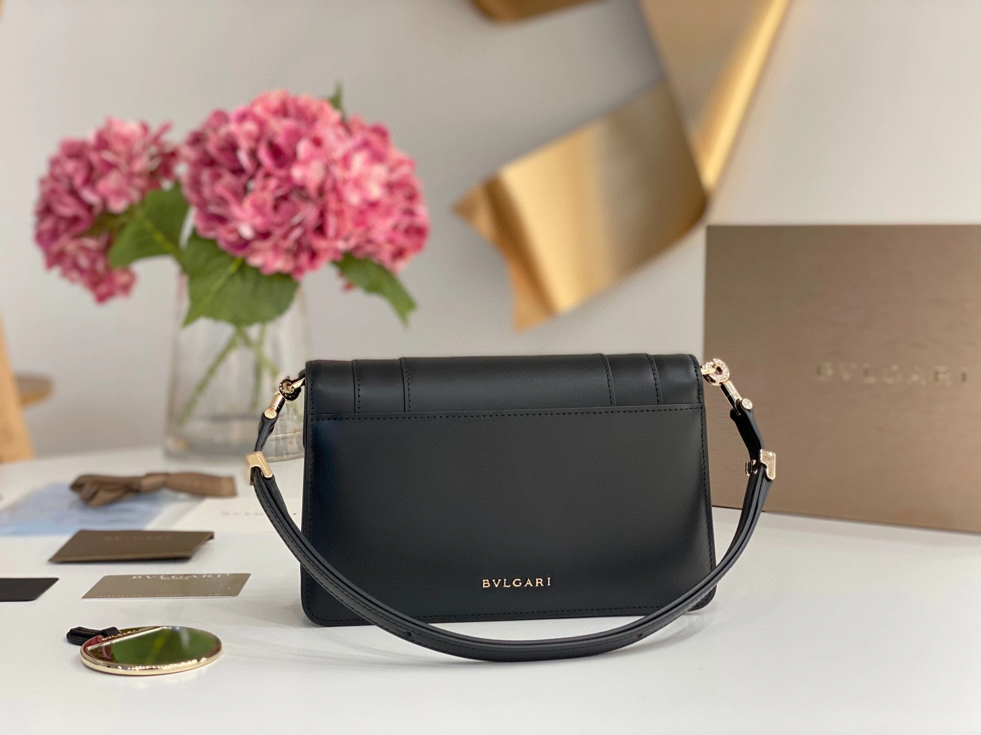 MOMO- EAST-WEST2022 calfskin item：B-B063G1730C