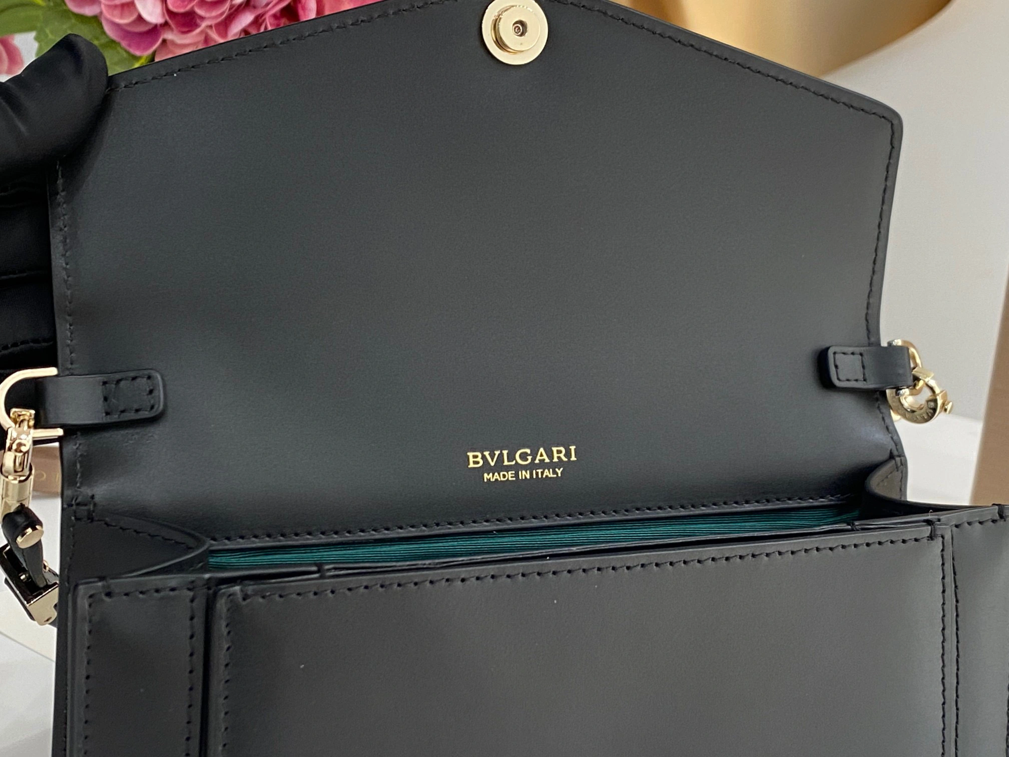 MOMO- EAST-WEST2022 calfskin item：B-B063G1730C