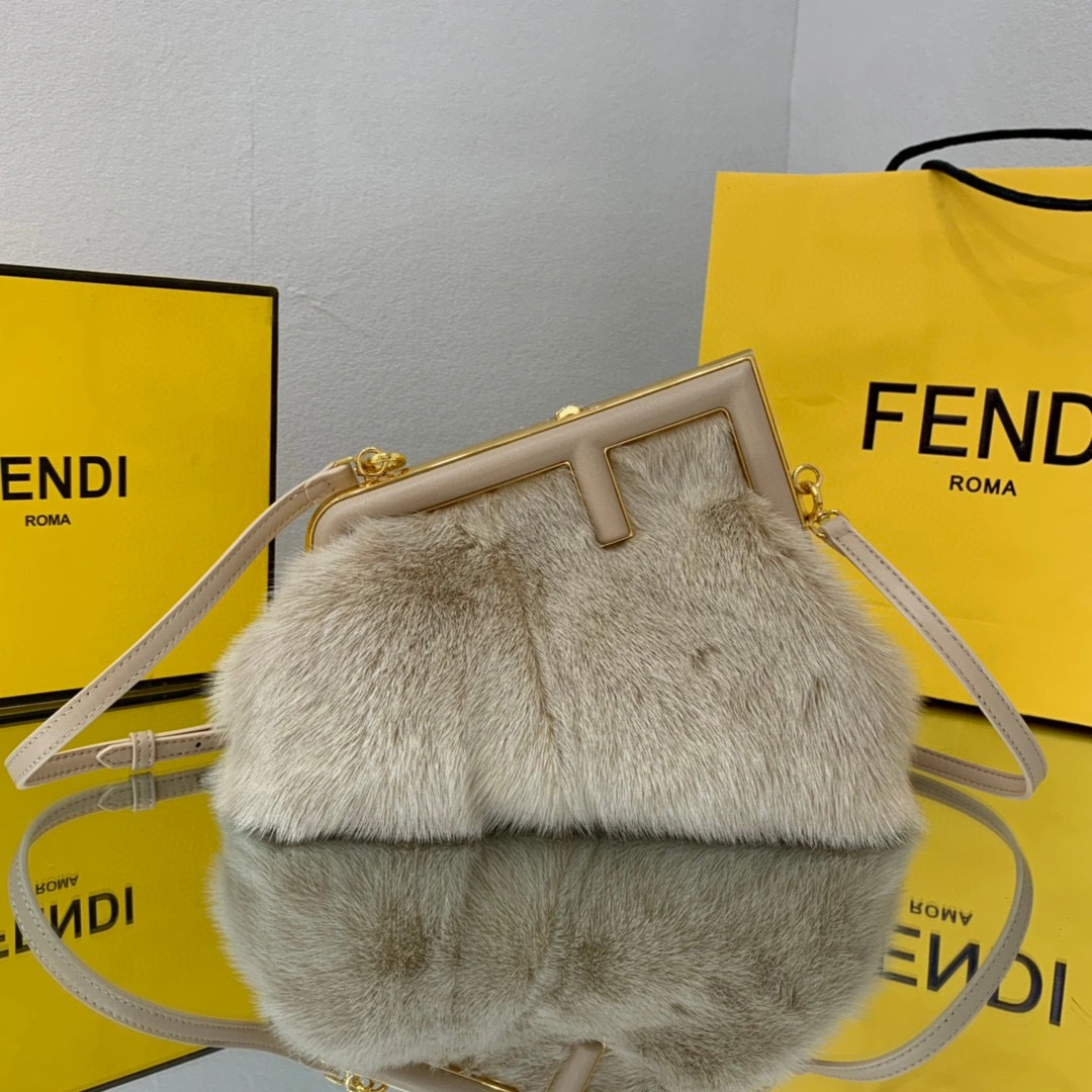 MOMO- First Mink hair item : A-B063K0910T