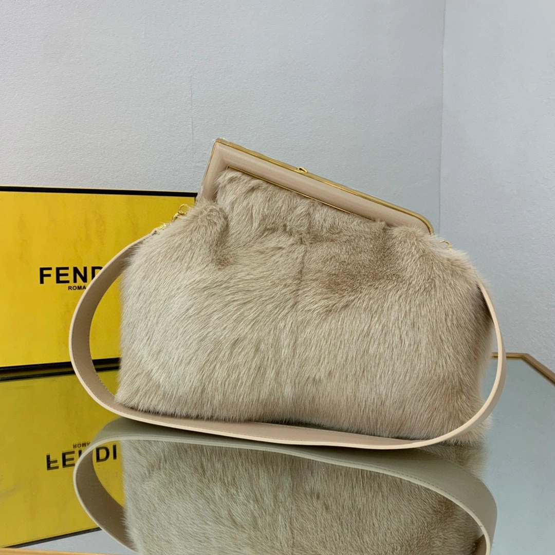 MOMO- First Mink hair item : A-B063K0910T