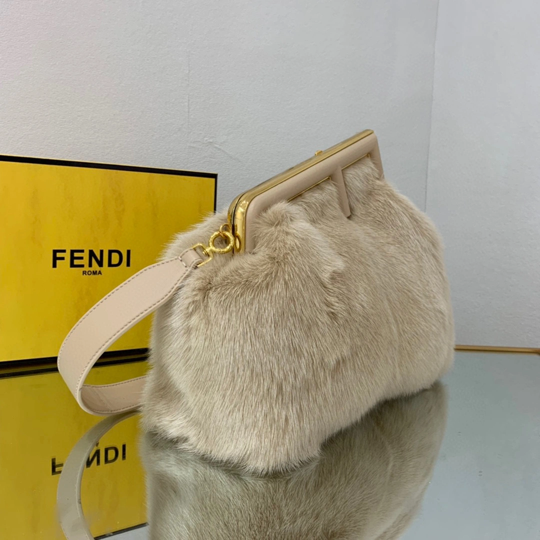 MOMO- First Mink hair item : A-B063K0910T