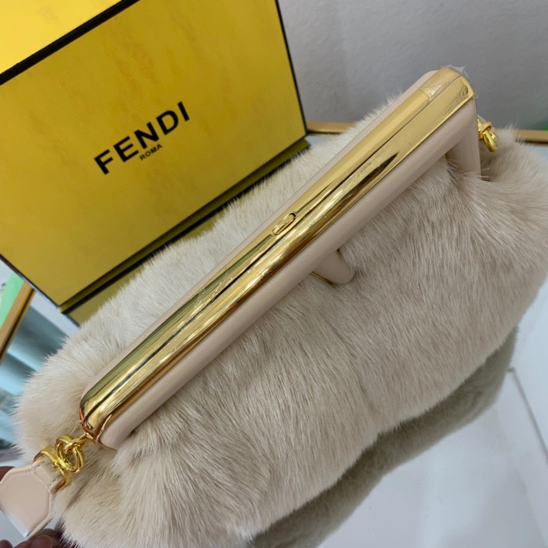 MOMO- First Mink hair item : A-B063K0910T