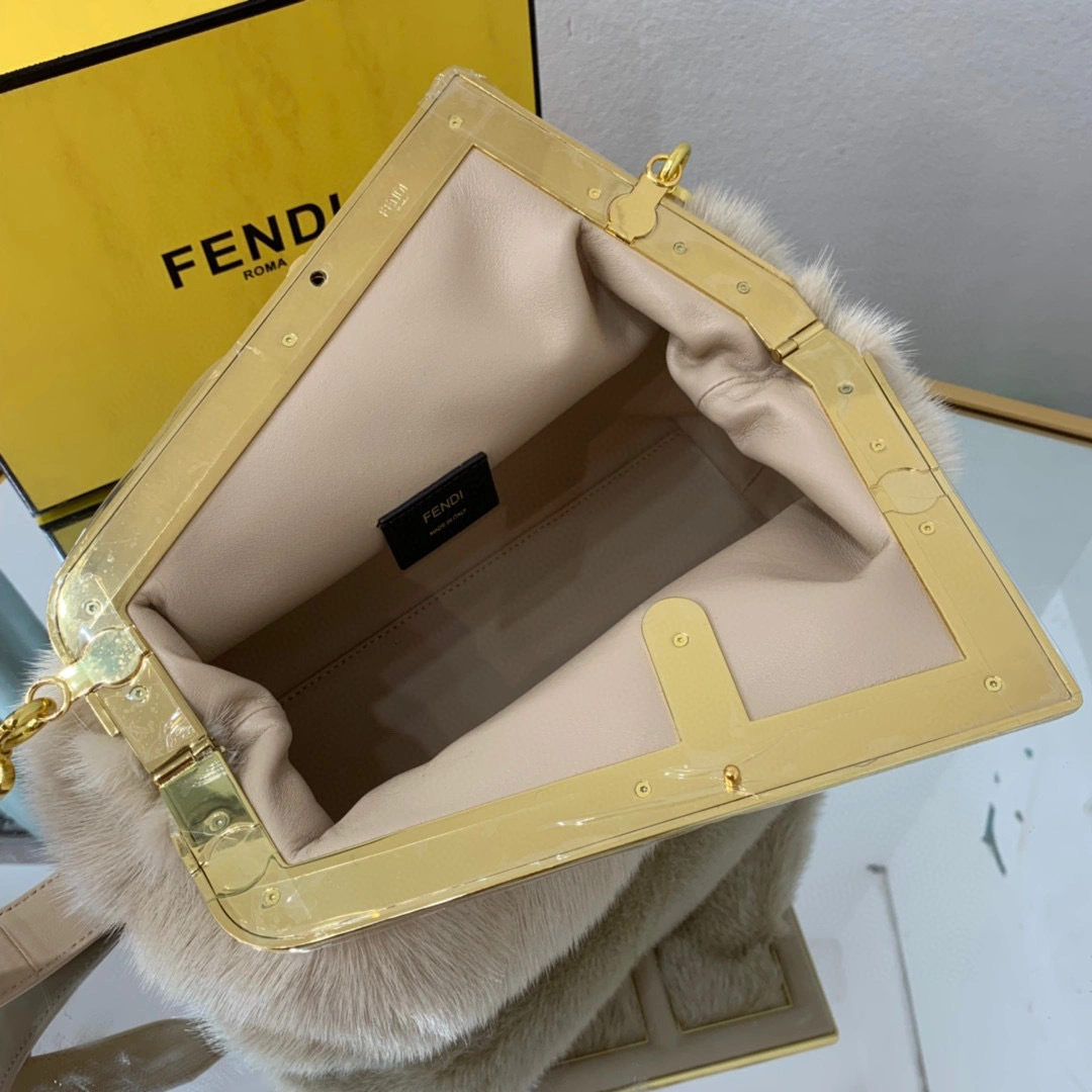 MOMO- First Mink hair item : A-B063K0910T