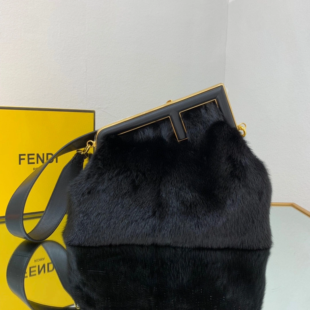 MOMO- First Mink hair item : A-B063K0911T