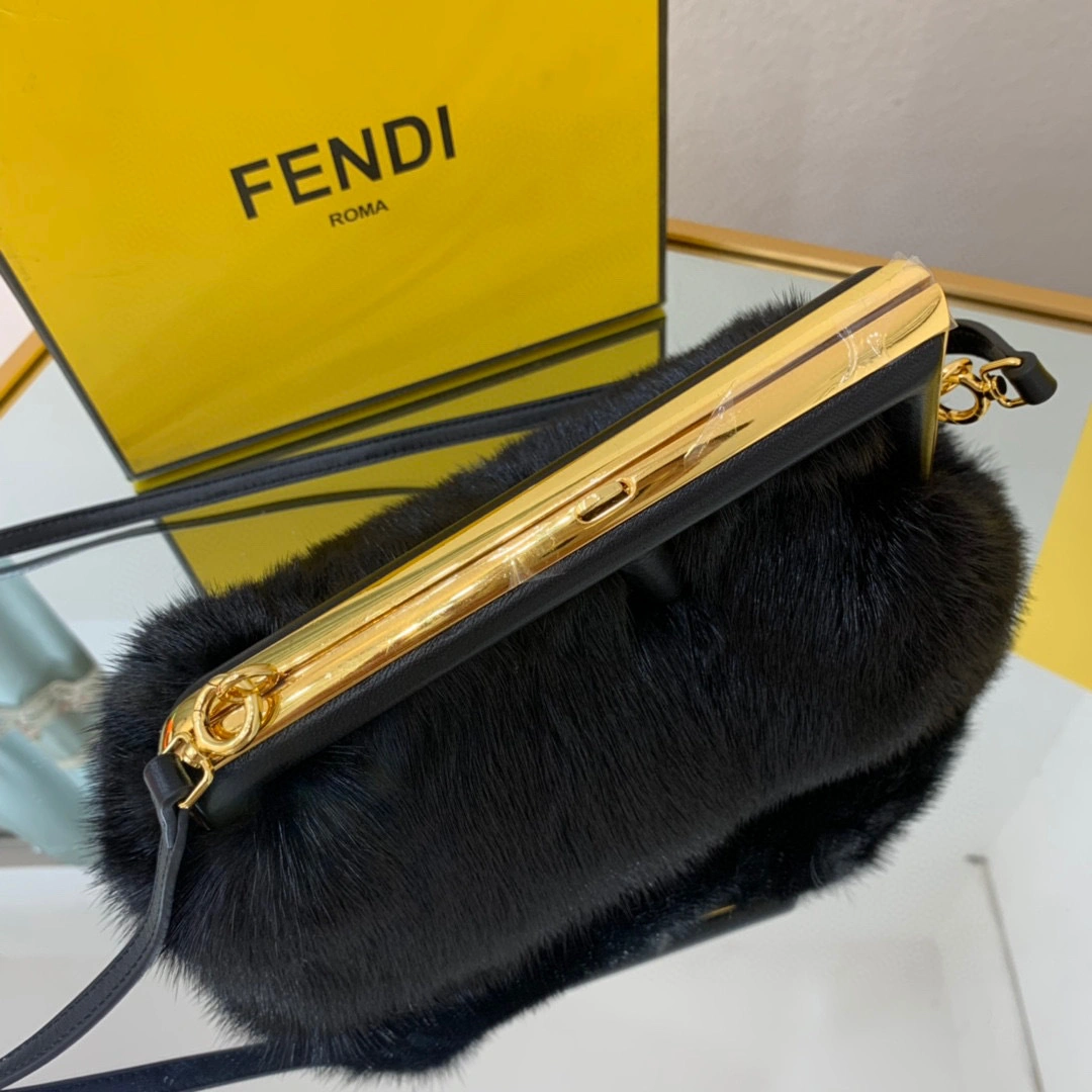 MOMO- First Mink hair item : A-B063K0911T