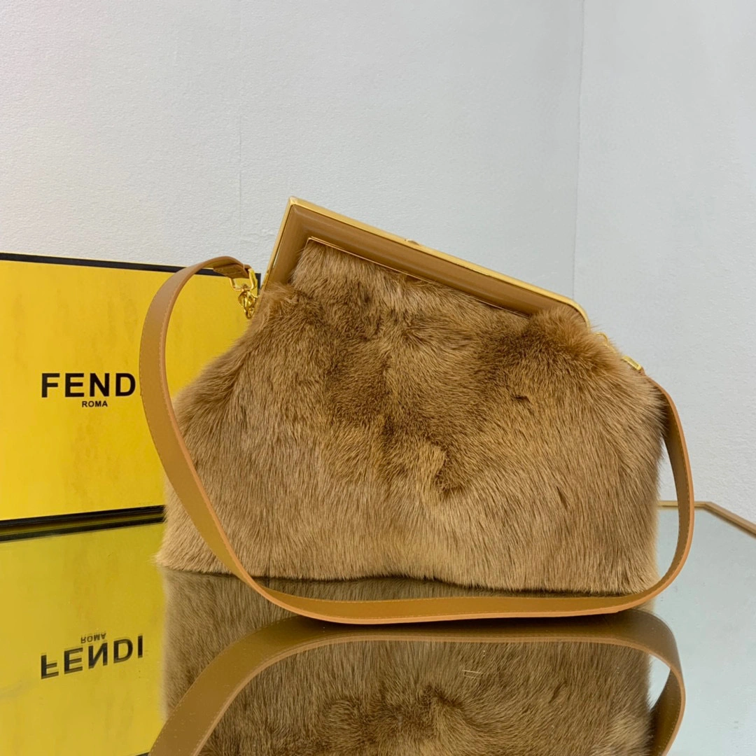 MOMO- First Mink hair item : A-B063K0912T