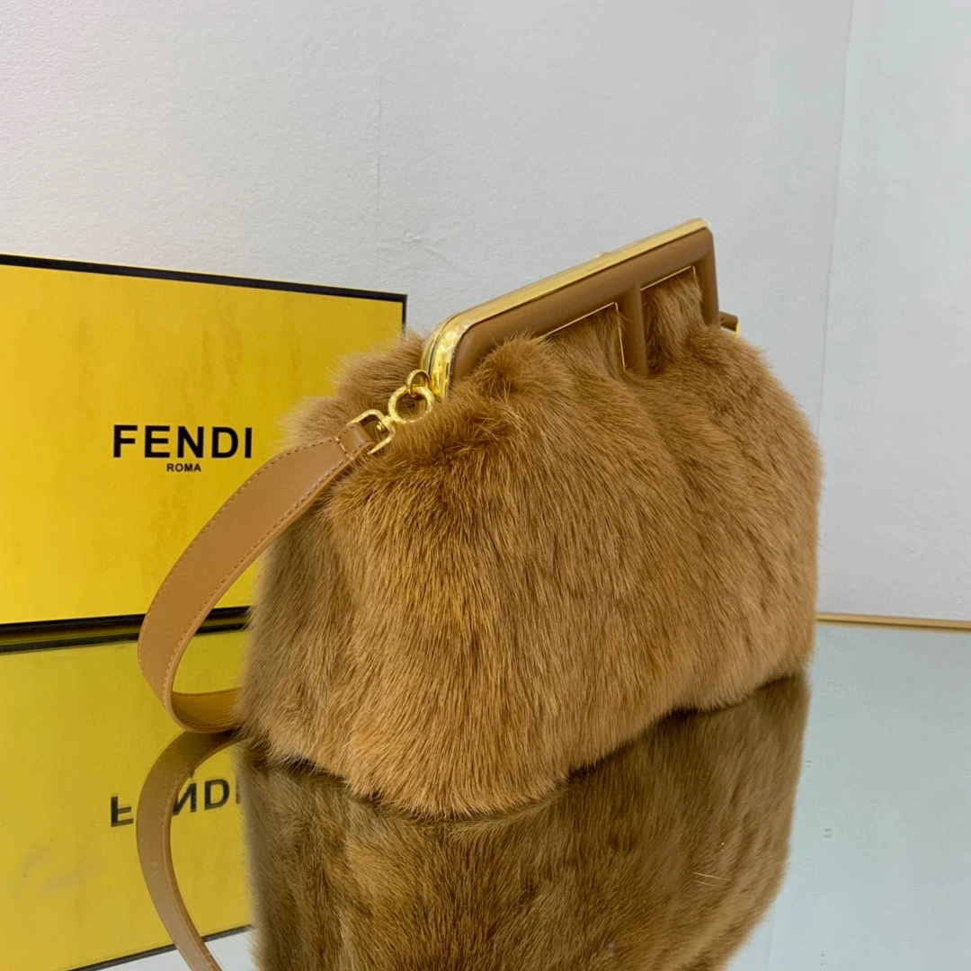 MOMO- First Mink hair item : A-B063K0912T