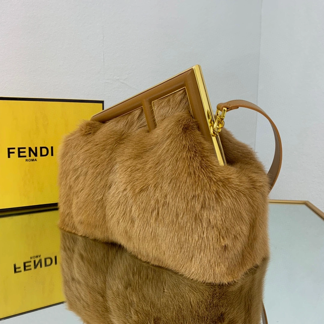 MOMO- First Mink hair item : A-B063K0912T