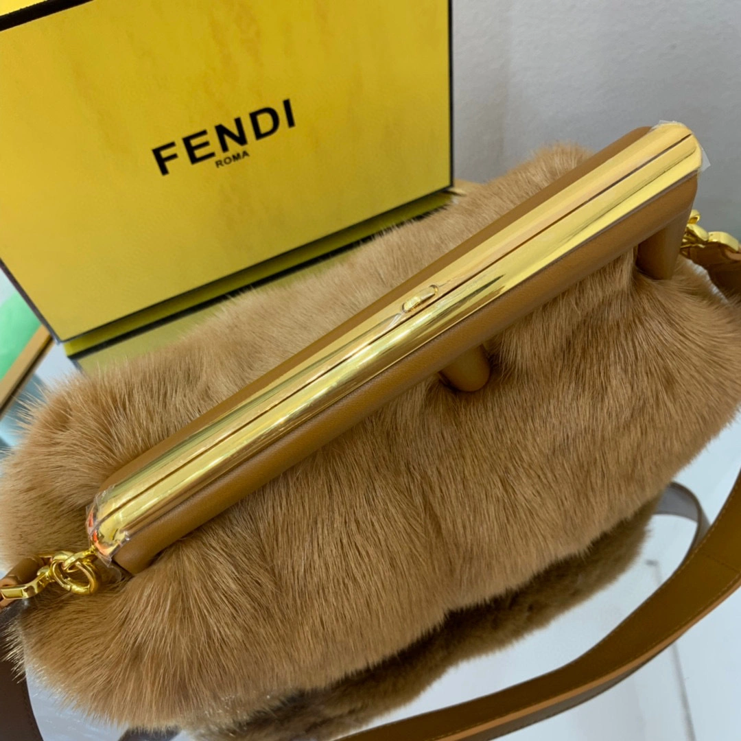 MOMO- First Mink hair item : A-B063K0912T