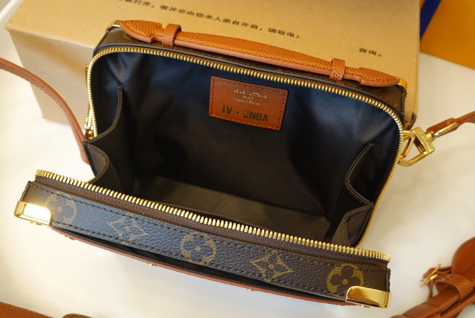 MOMO- Handle Trunk M45785 item：B-B598E1729C