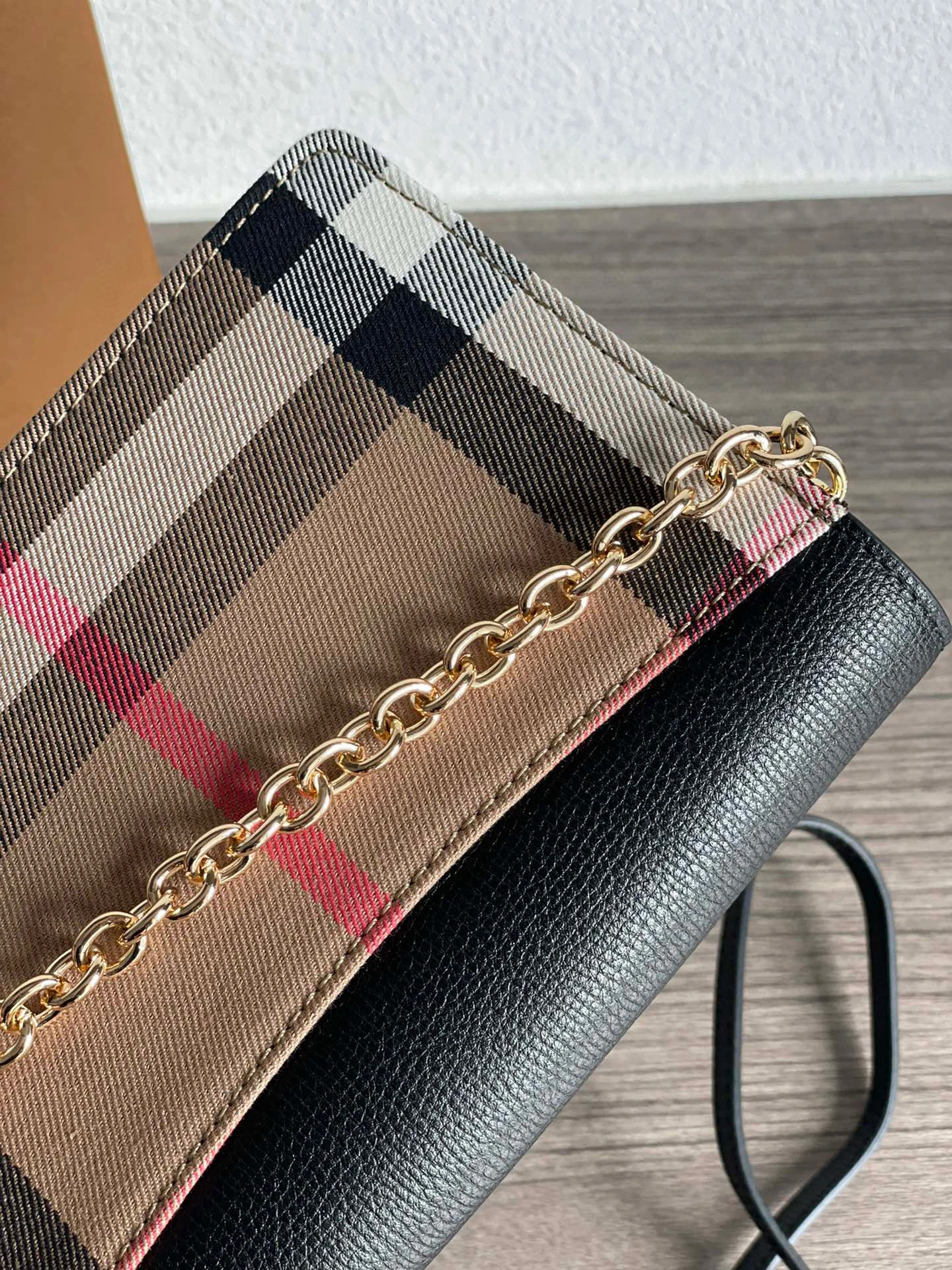 MOMO- House item : A-B278L0220