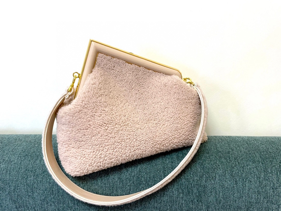 MOMO- Lamb hair item : A-B063K0906T