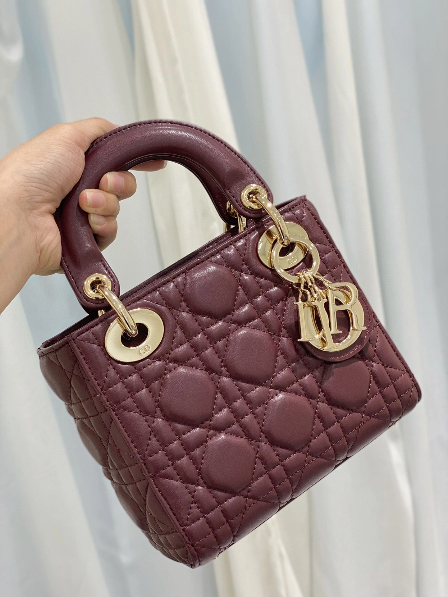 MOMO--M0505OCAL-M42R item：C-B350K5378T