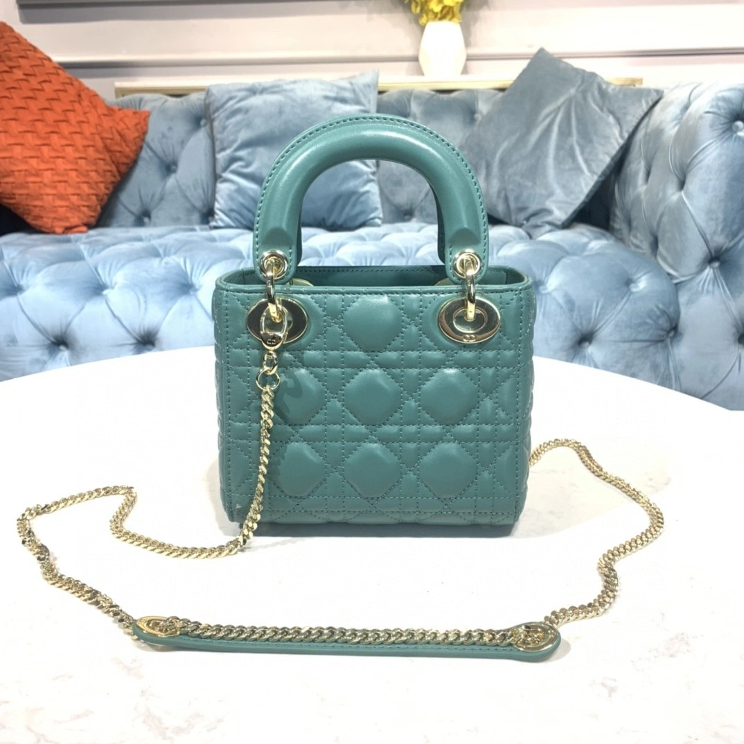MOMO- M0505OCEA sheephide item : B-B00M1335