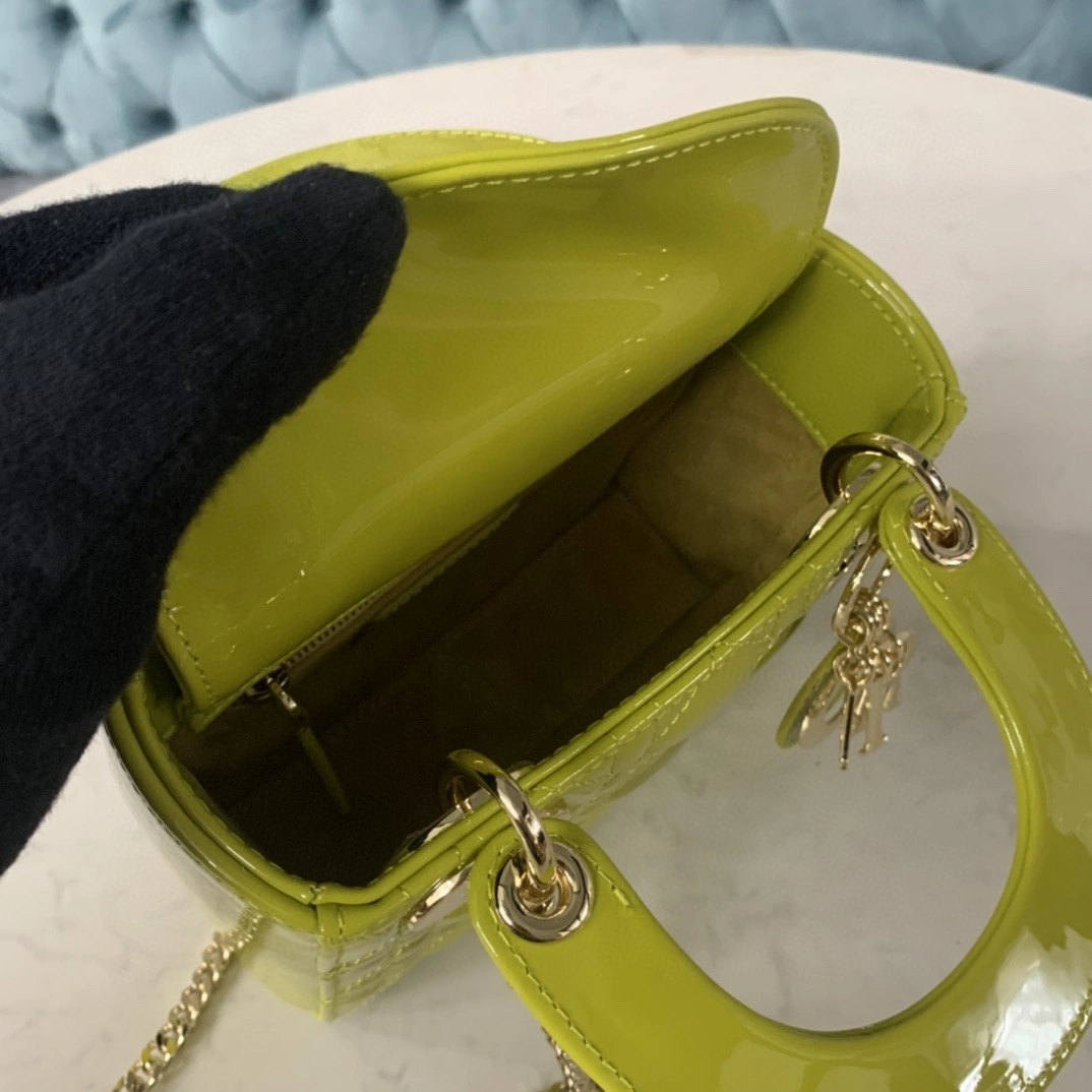 MOMO- M0505OWCB sheephide Lady item : B-B00M1337