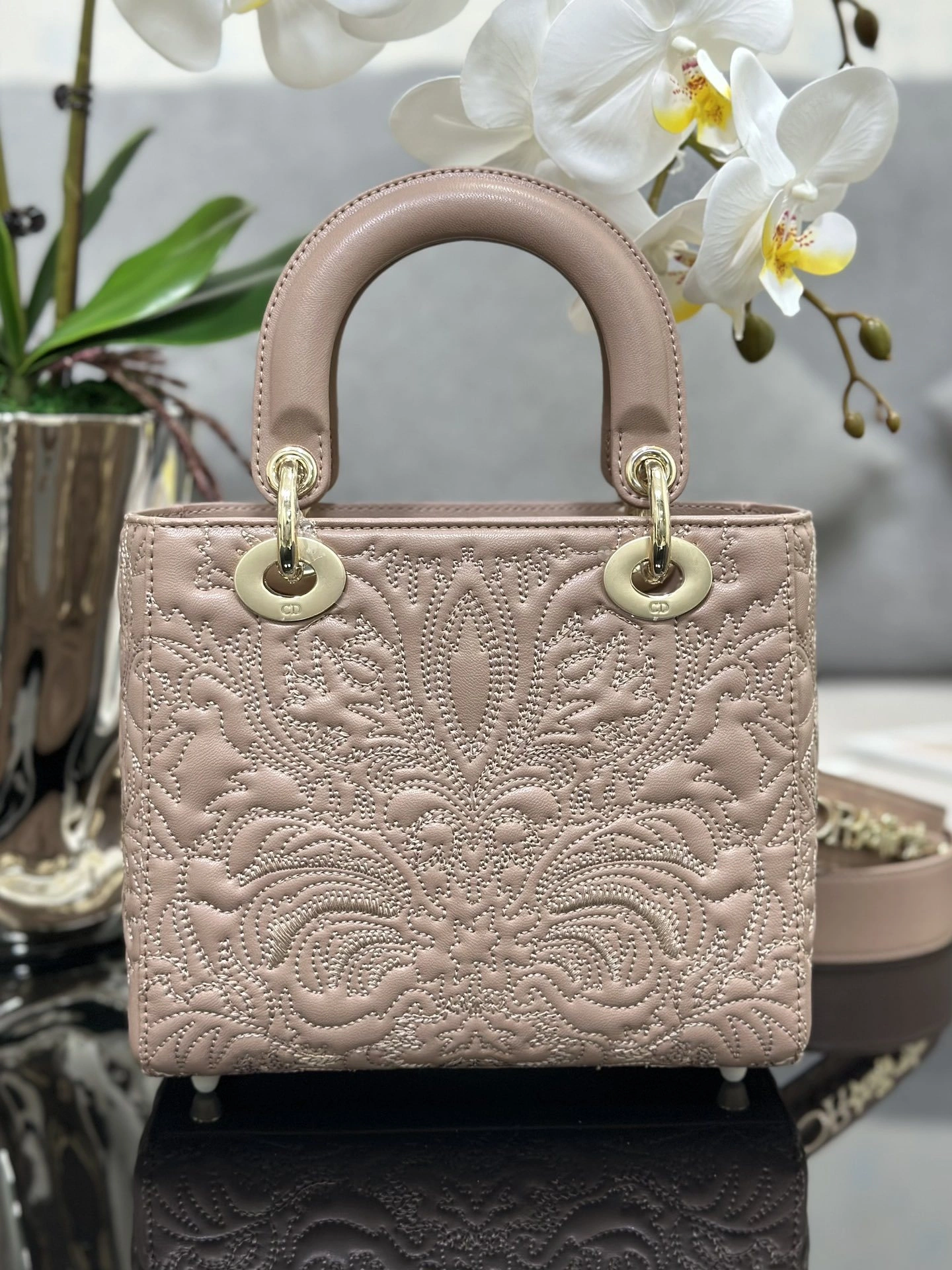 MOMO- M0538OOTB-M80P Lady Ornamental item:C-B063L0952R