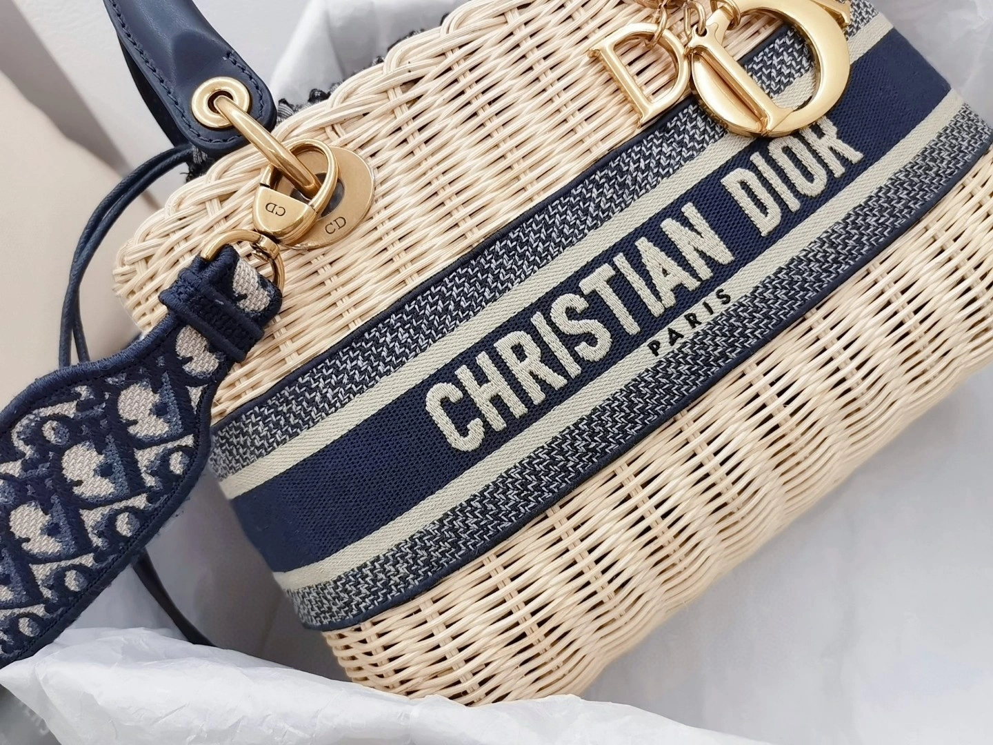 MOMO- M0565 Wicker item : B-B070B1002