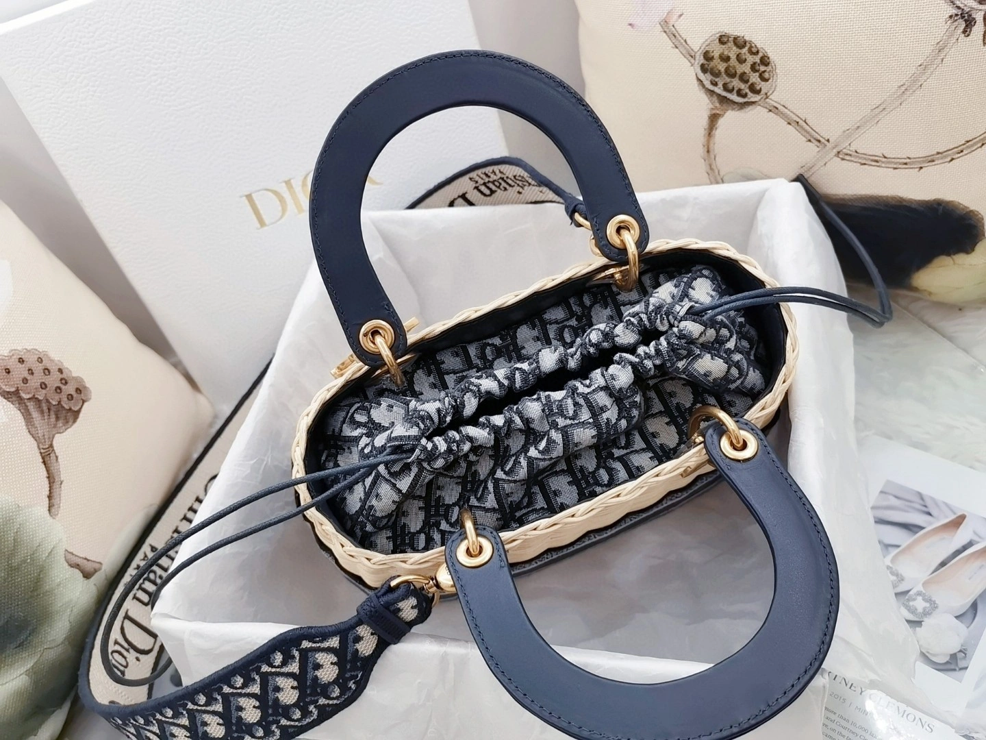 MOMO- M0565 Wicker item : B-B070B1002