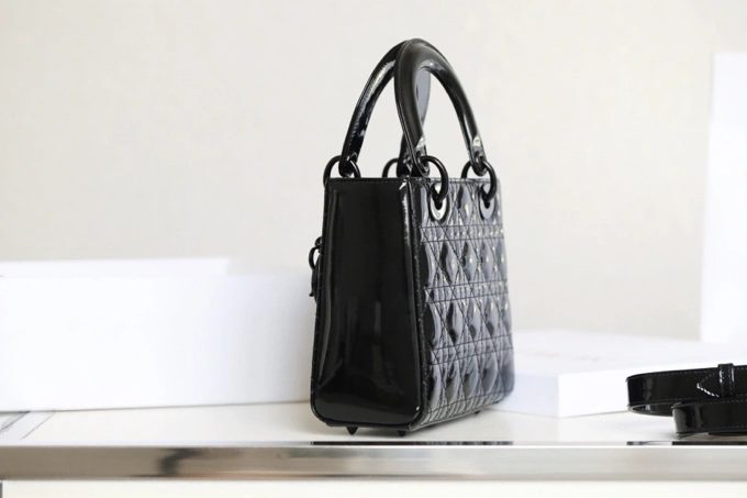MOMO- M0565NWDD DR-091 Lady cowhide item : B-B00M1338