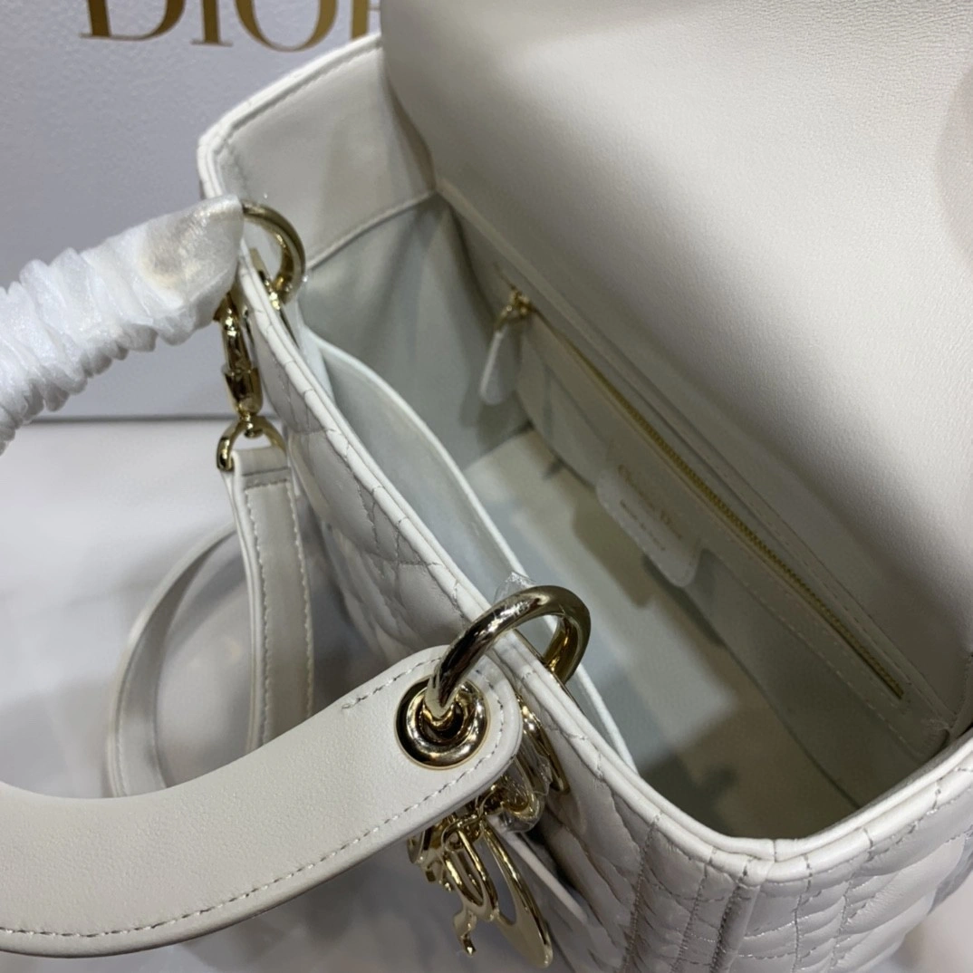 MOMO- M0565ONGE My Lady sheephide item : B-B00M1321