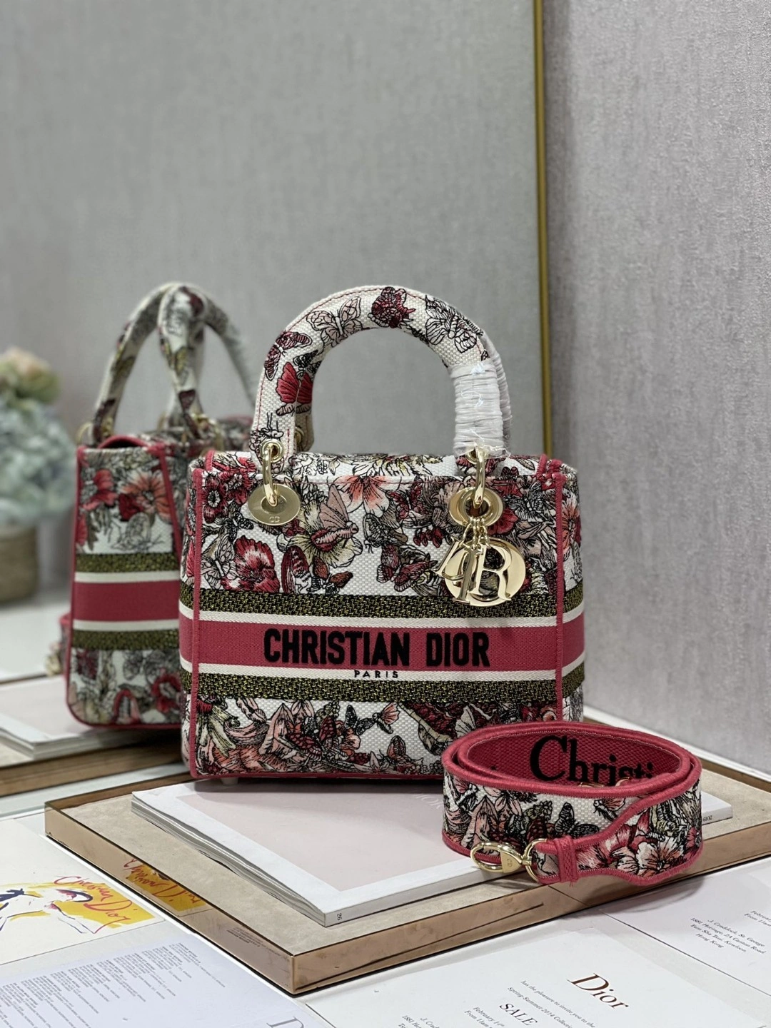 MOMO- M0565ORHQ Lᴀᴅʏ item : B-B563M1334