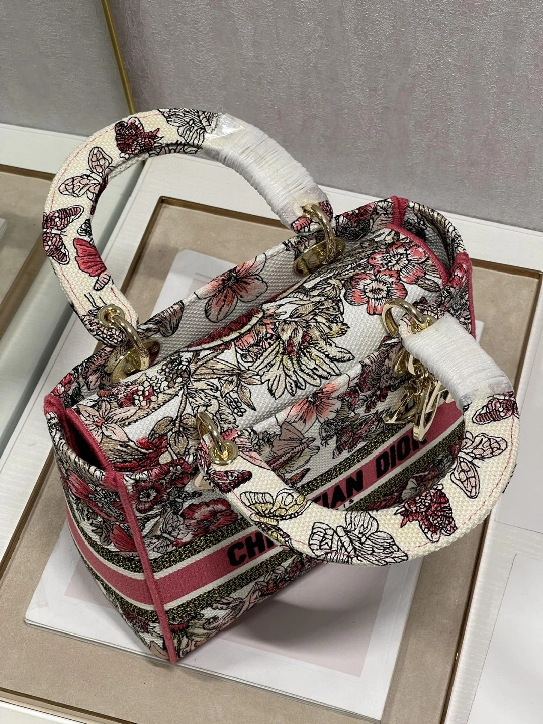 MOMO- M0565ORHQ Lᴀᴅʏ item : B-B563M1334
