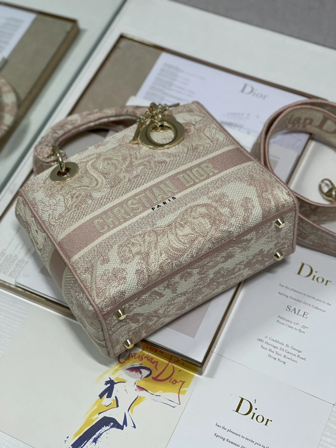 MOMO- M0565OTDT Cʜʀɪsᴛɪᴀɴ item : B-B00M1118