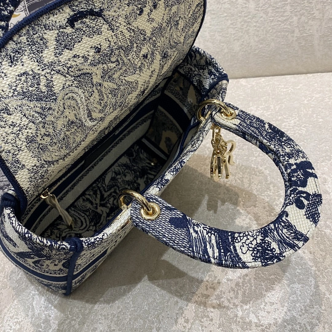 MOMO- M0565OTDT item : B-B00M1116