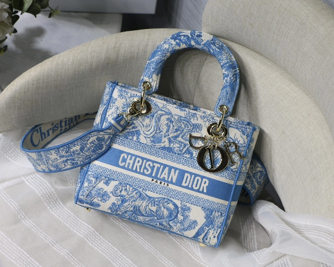 MOMO- M0565OTDT item : B-B221M1331