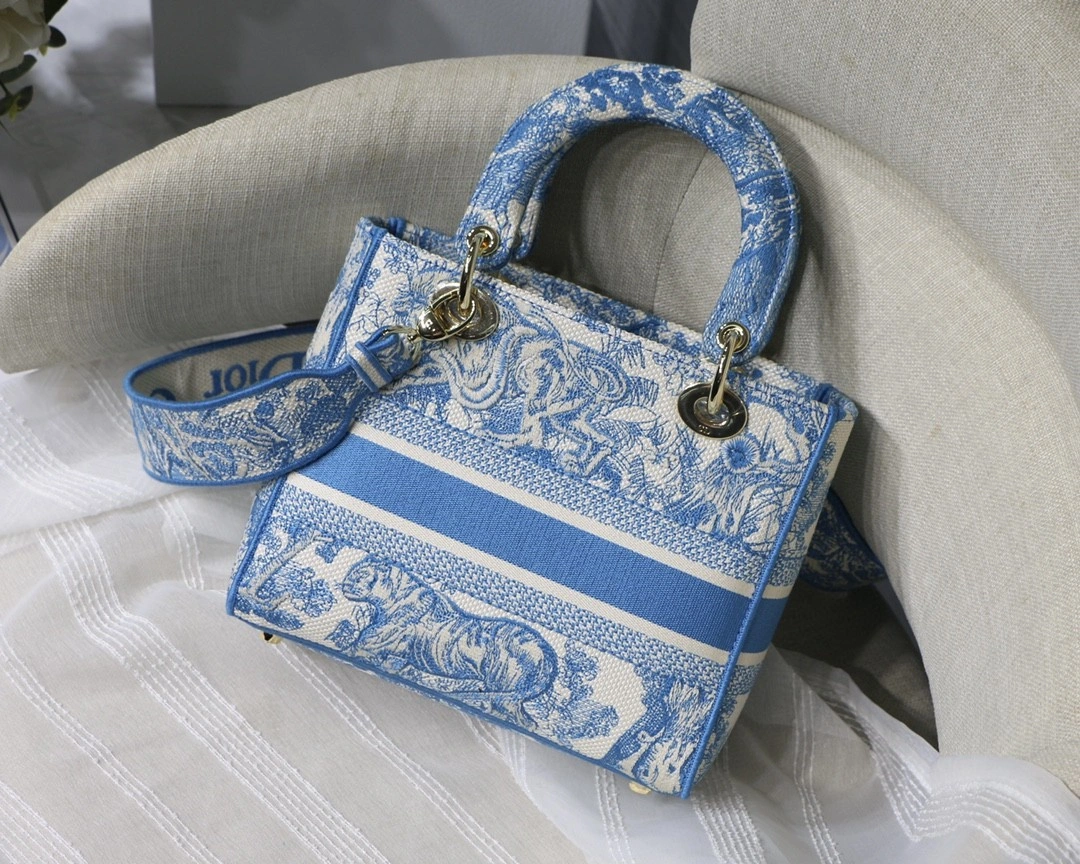 MOMO- M0565OTDT item : B-B221M1331