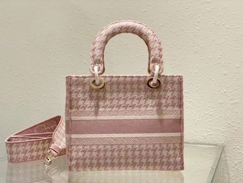 MOMO- M0565OZAF item : B-B00M1113