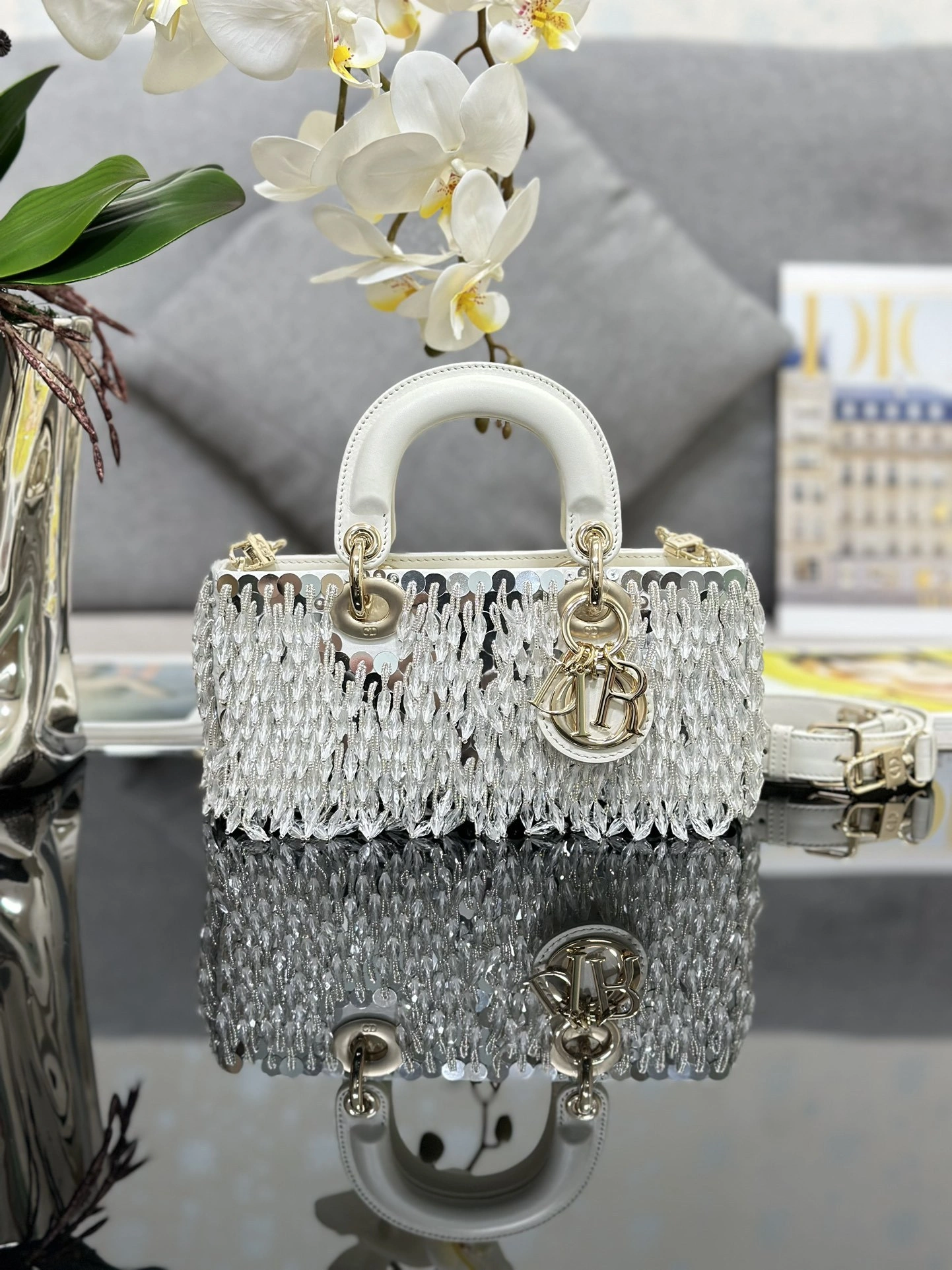 MOMO- M0613OICU-M933 item:D-B000A0470
