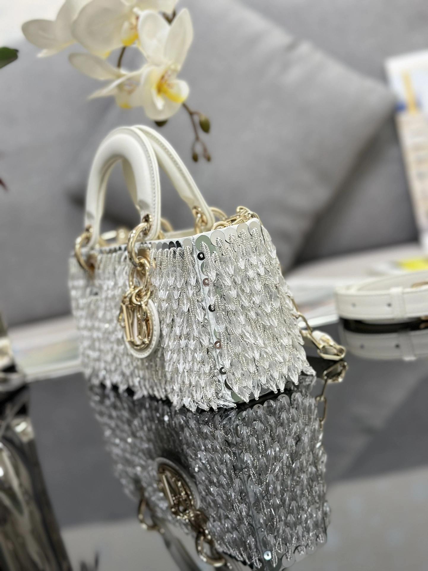 MOMO- M0613OICU-M933 item:D-B000A0470