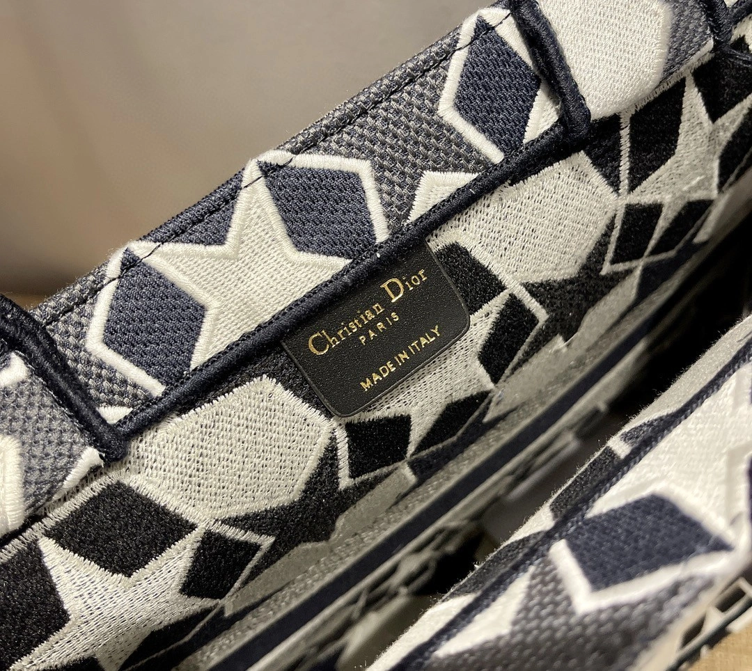 MOMO- M1286 Book Tote item : B-B050B1001