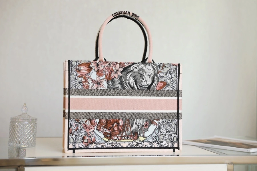 MOMO- M1286ZFOR Book Tote item : B-B00M1129