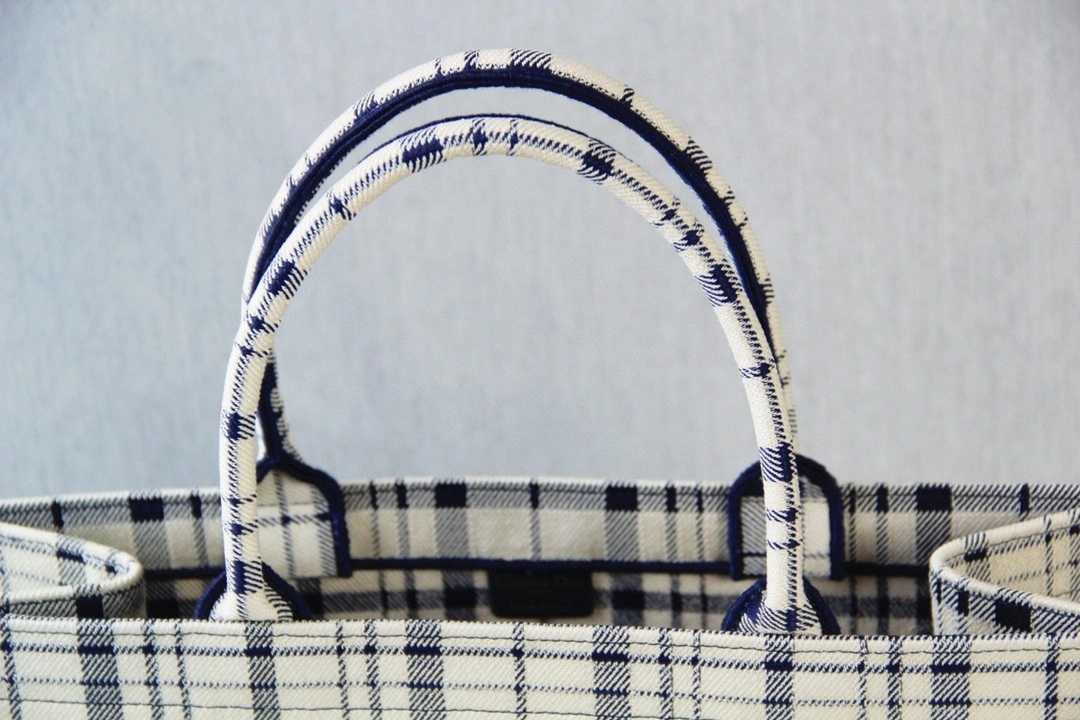 MOMO- M1286ZRFZ Book Tote item : B-B00M1317