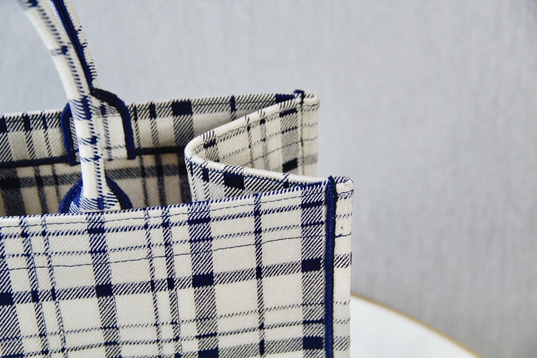 MOMO- M1286ZRFZ Book Tote item : B-B00M1317