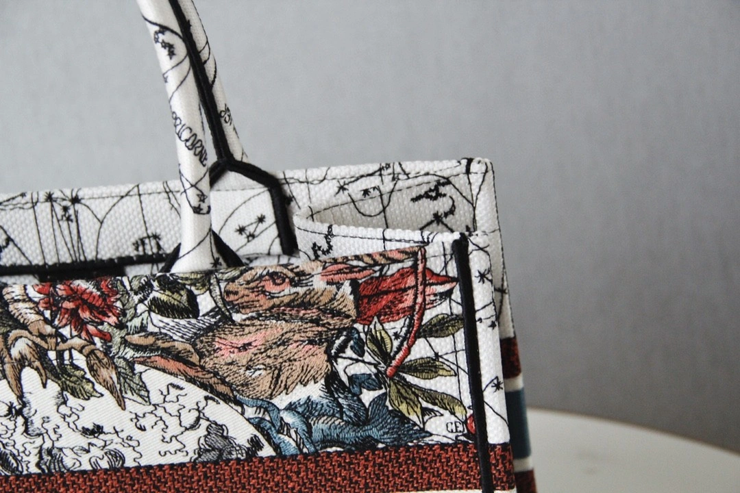 &MOMO- M1286ZRHP Book Tote item : B-B00M1325