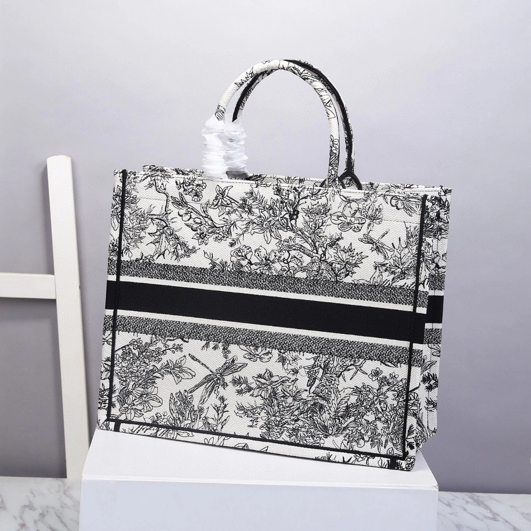 &MOMO- M1286ZTQW Book Tote item : B-B00M1110
