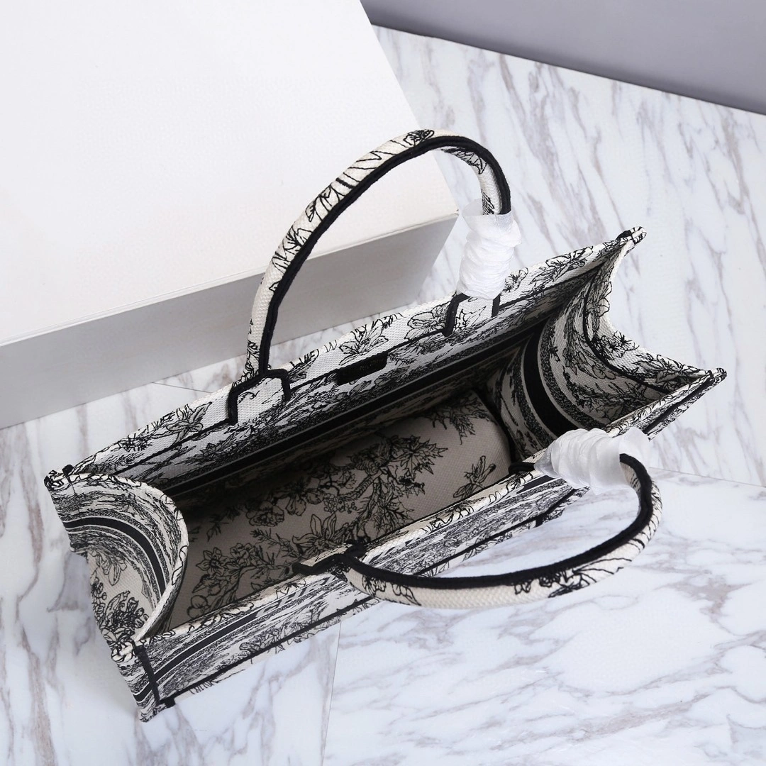 &MOMO- M1286ZTQW Book Tote item : B-B00M1110